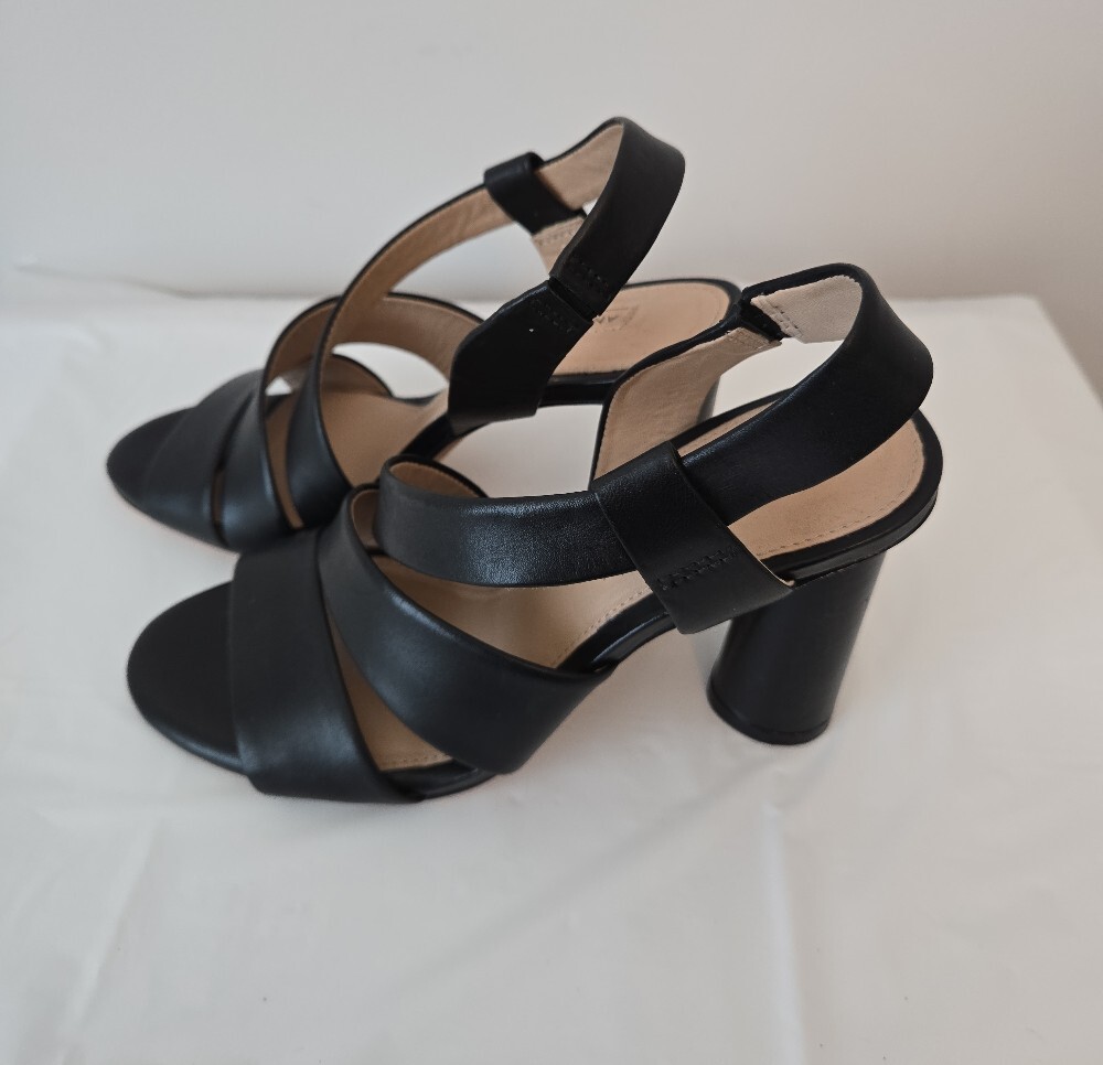 Antonio Melani Black Leather Crisscross Sandals – Size 6, 2.5–3" Heel - Picture 2 of 10